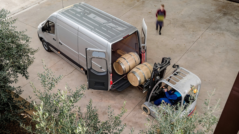 Illustration for article titled Stop Whatever You're Doing And Check Out The Sweet New Mercedes Sprinter Vans